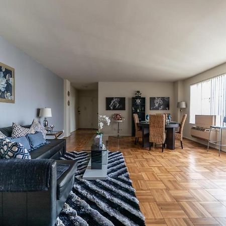 Spacious Charming Condo With Great Views Near The Grove Los Angeles Exterior photo