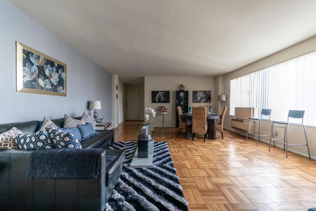 Spacious Charming Condo With Great Views Near The Grove Los Angeles Exterior photo
